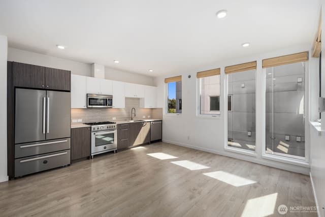 Property photo for 1539 14th Avenue S #B, Seattle photo 5