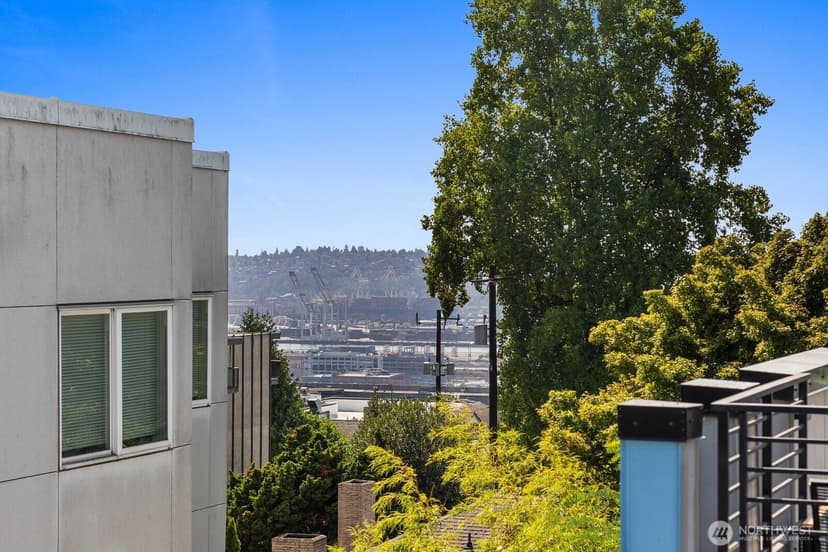 Property photo for 1539 14th Avenue S #B, Seattle photo 3