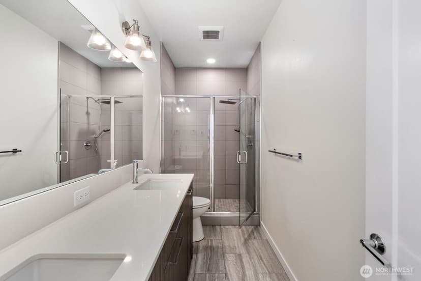 Property photo for 1539 14th Avenue S #B, Seattle photo 16