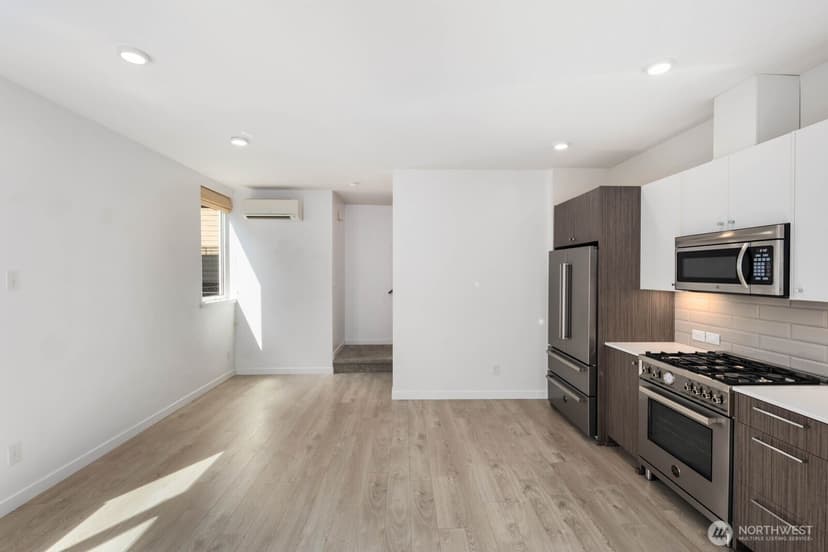 Property photo for 1539 14th Avenue S #B, Seattle photo 10