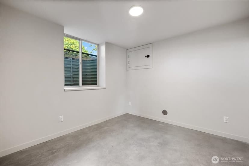 Property photo for 3454 33rd Avenue W, Seattle photo 30