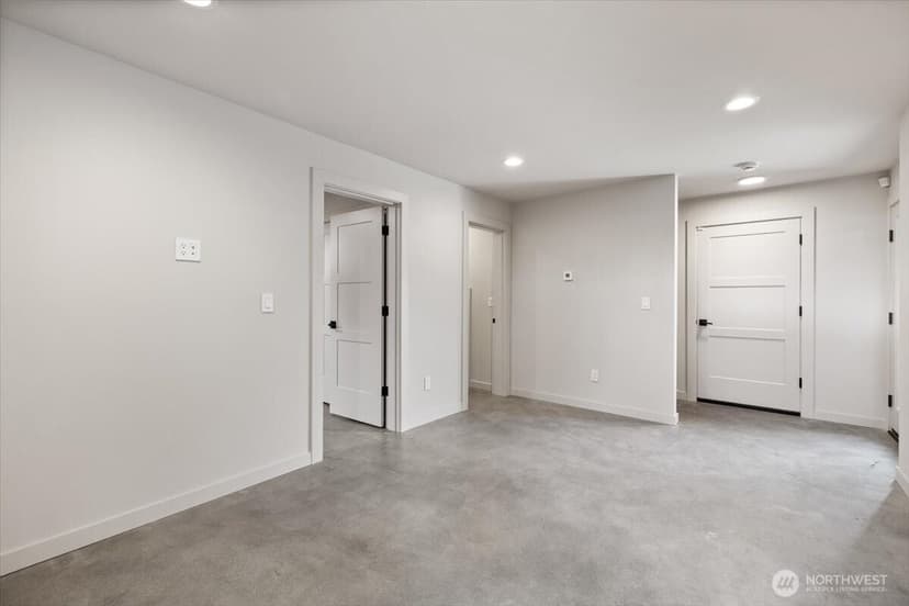 Property photo for 3454 33rd Avenue W, Seattle photo 28