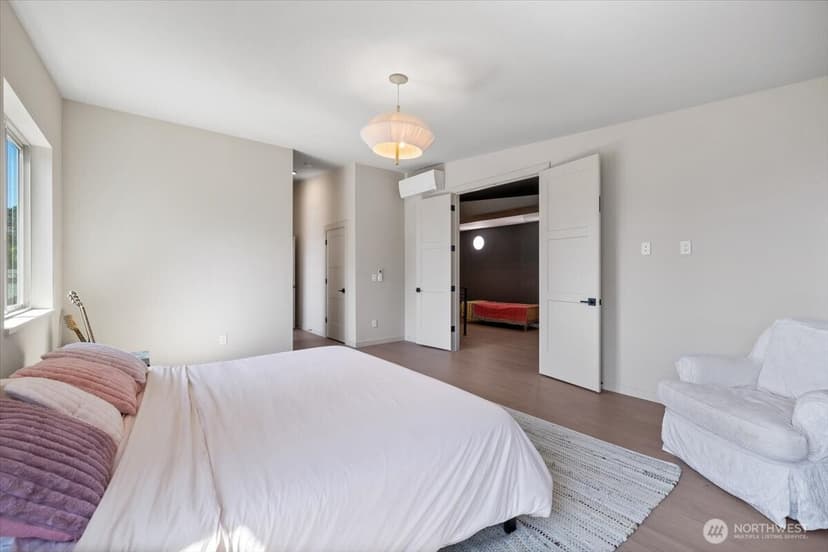 Property photo for 3454 33rd Avenue W, Seattle photo 18