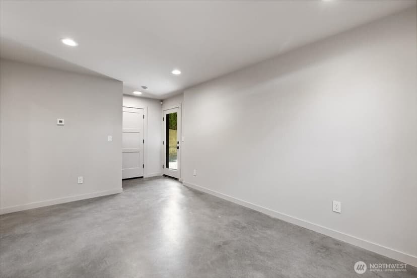 Property photo for 3454 33rd Avenue W, Seattle photo 29