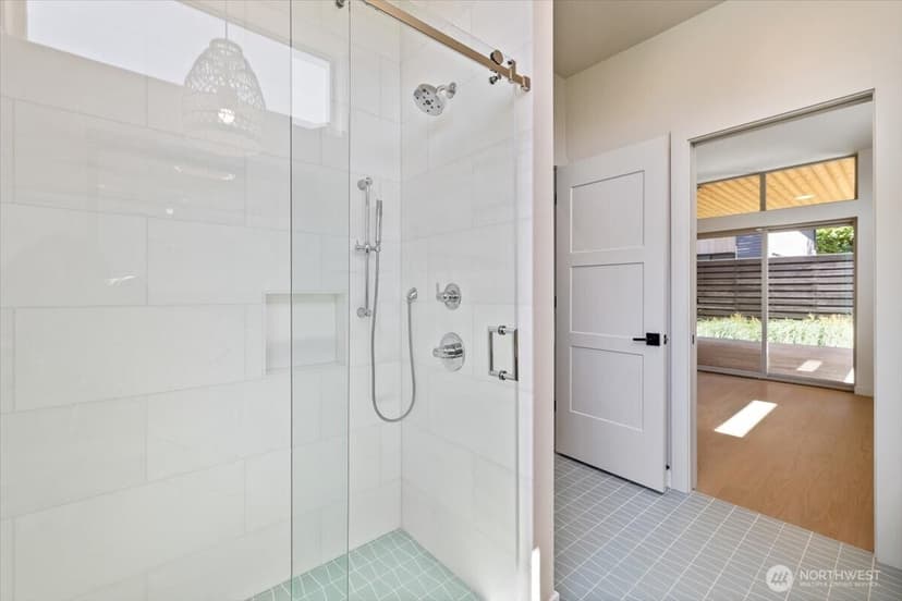 Property photo for 3454 33rd Avenue W, Seattle photo 15