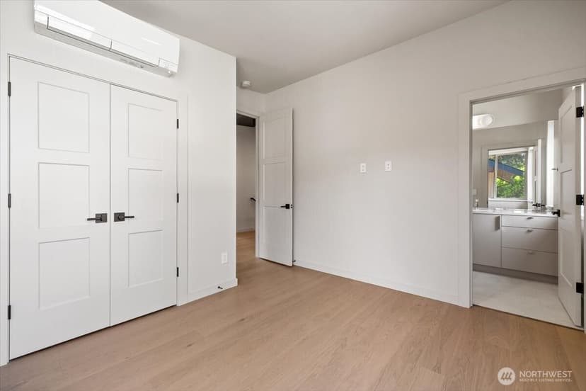 Property photo for 3454 33rd Avenue W, Seattle photo 22