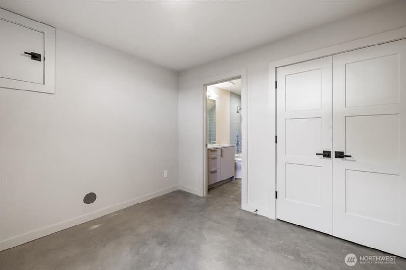 Property photo for 3454 33rd Avenue W, Seattle photo 31