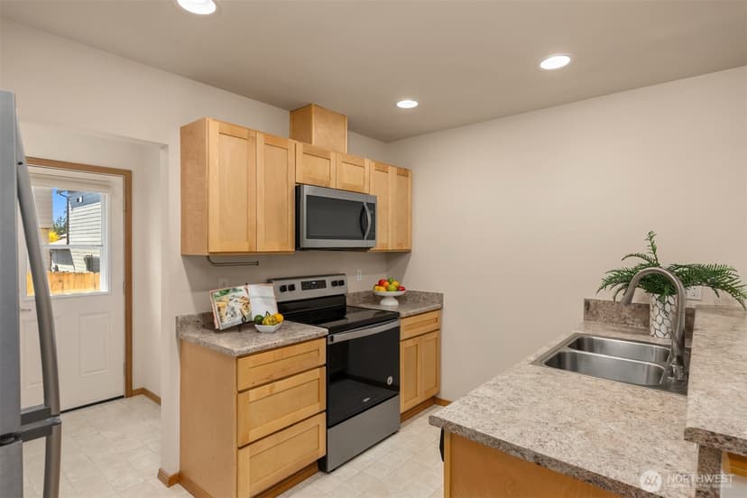 Property photo for 410 NE Hazelberry Court, Poulsbo photo 10