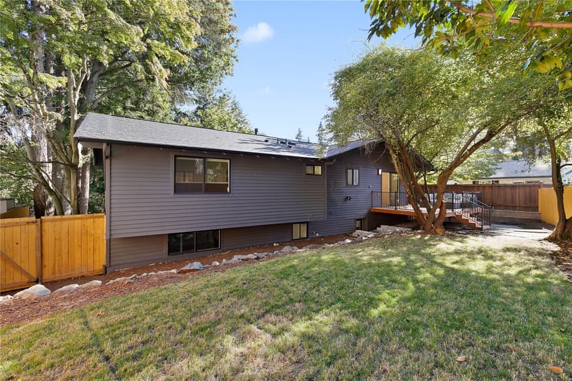 Property photo for 13163 93rd Avenue NE, Kirkland photo 32