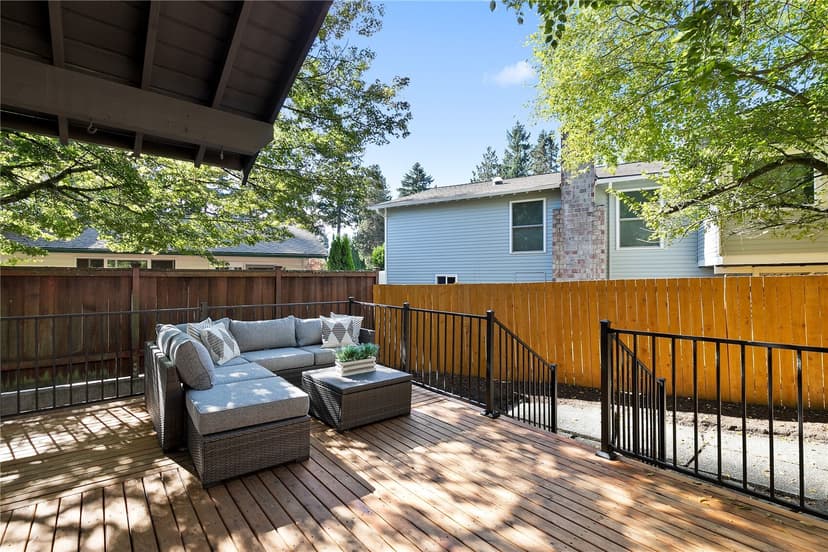 Property photo for 13163 93rd Avenue NE, Kirkland photo 29