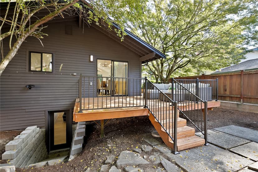 Property photo for 13163 93rd Avenue NE, Kirkland photo 30