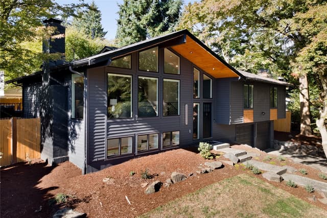 Property photo for 13163 93rd Avenue NE, Kirkland photo 3