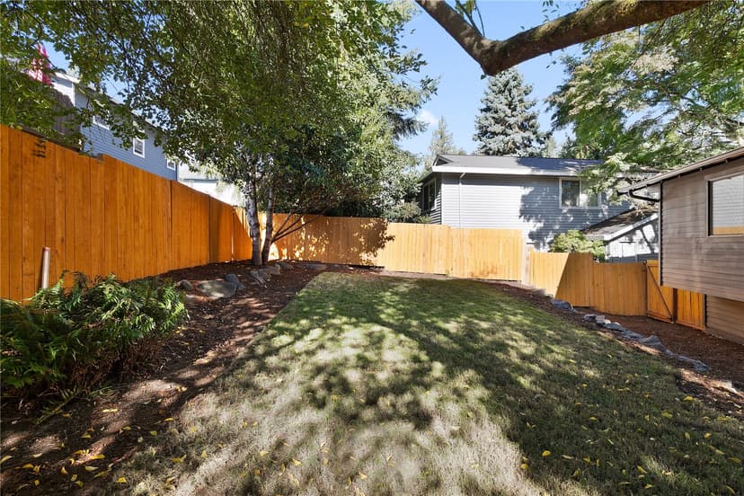 Property photo for 13163 93rd Avenue NE, Kirkland photo 31