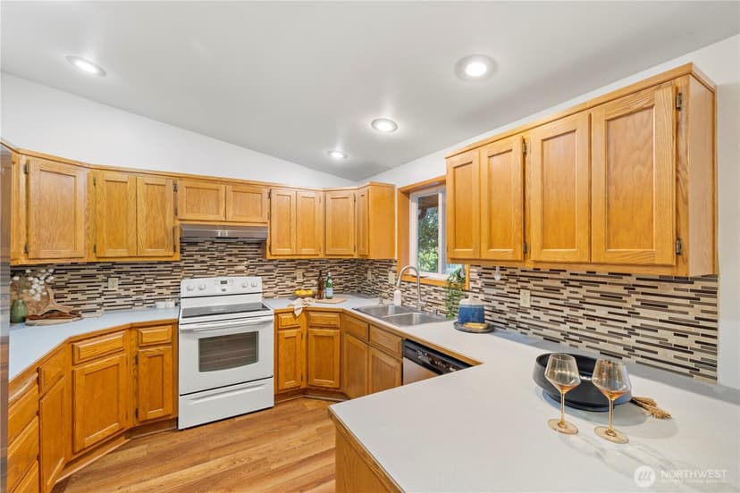 Property photo for 24 74th Street SW, Everett photo 14