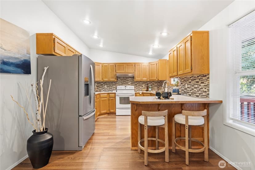 Property photo for 24 74th Street SW, Everett photo 11