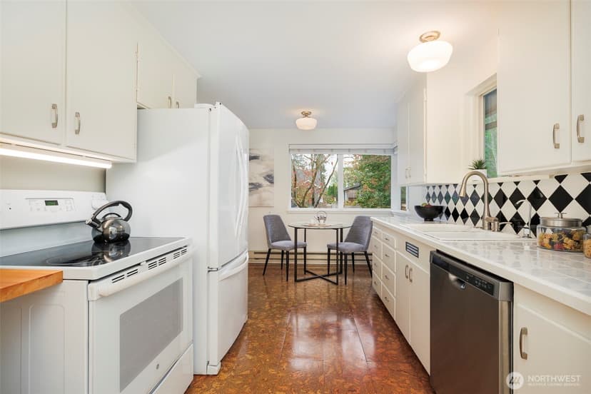 Property photo for 7529 31st Avenue SW, Seattle photo 8