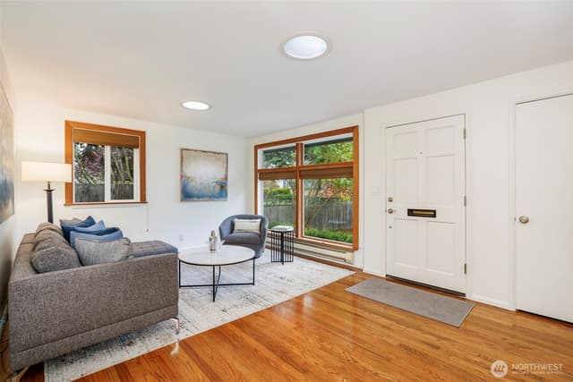 Property photo for 7529 31st Avenue SW, Seattle photo 2
