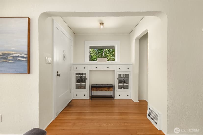 Property photo for 1703 NE 73rd Street, Seattle photo 6