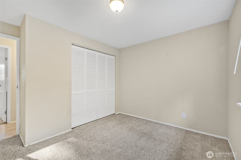 Property photo for 136 128th Avenue NE, Bellevue photo 16