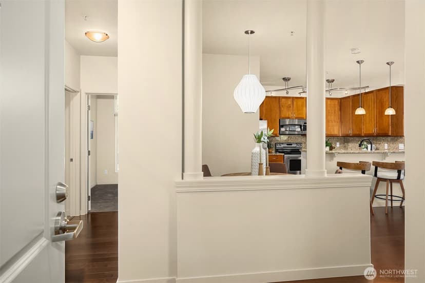 Property photo for 150 102nd Avenue SE #306, Bellevue photo 11