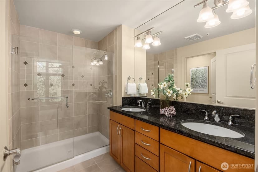 Property photo for 150 102nd Avenue SE #306, Bellevue photo 12