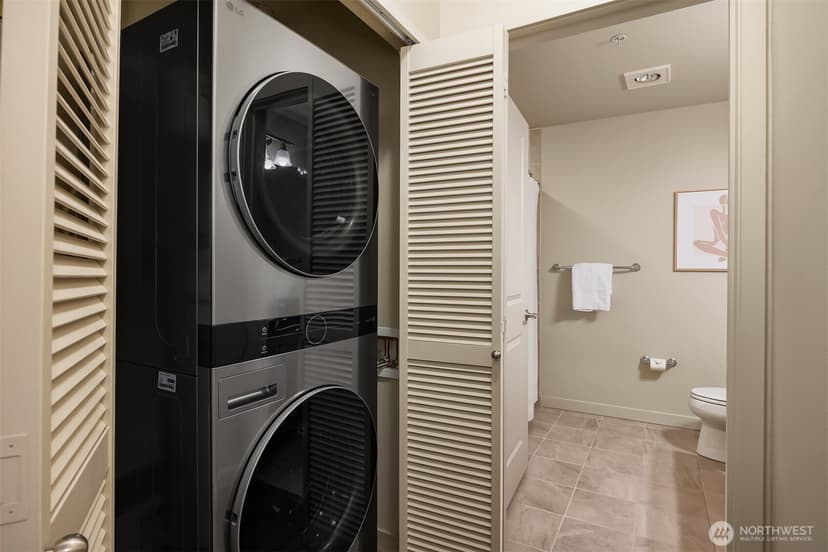 Property photo for 150 102nd Avenue SE #306, Bellevue photo 15