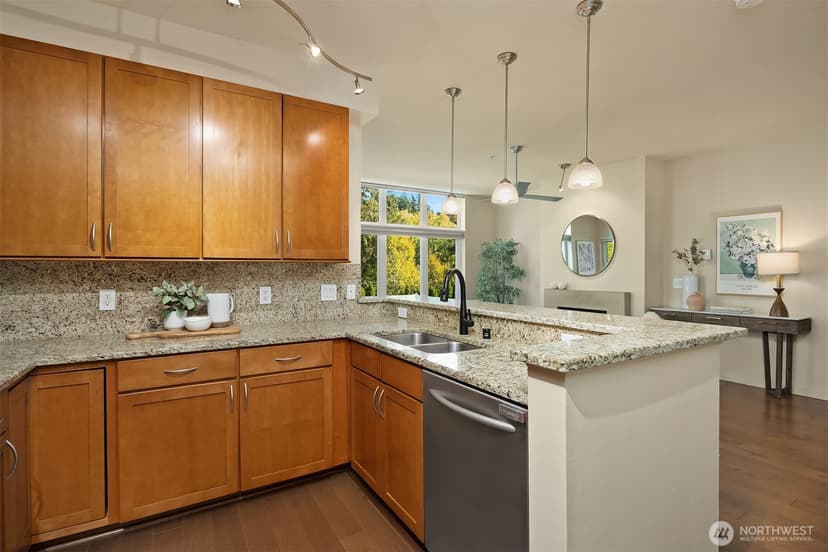 Property photo for 150 102nd Avenue SE #306, Bellevue photo 4