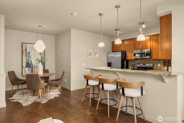 Property photo for 150 102nd Avenue SE #306, Bellevue photo 3