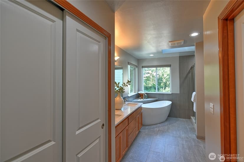 Property photo for 1706 239th Street SW, Bothell photo 12