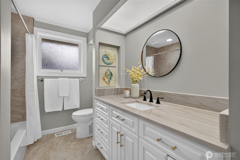 Property photo for 22520 90th Avenue W, Edmonds photo 18