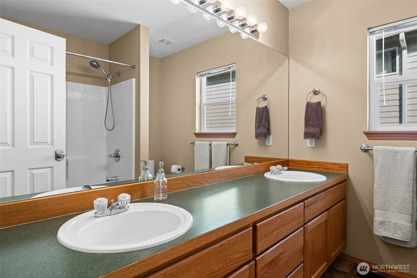 Property photo for 9818 S 220th Place, Kent photo 35