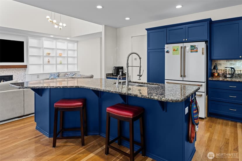 Property photo for 9818 S 220th Place, Kent photo 12