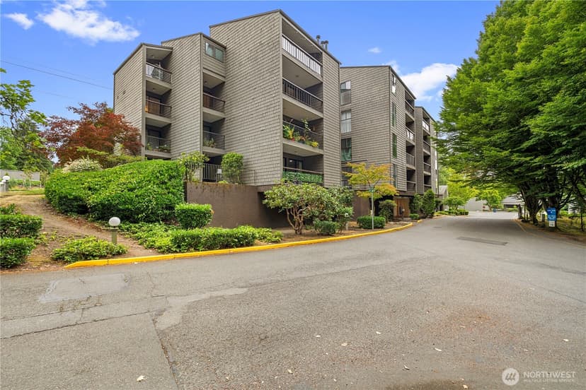 Property photo for 6479 137th Avenue NE #364, Redmond photo 2