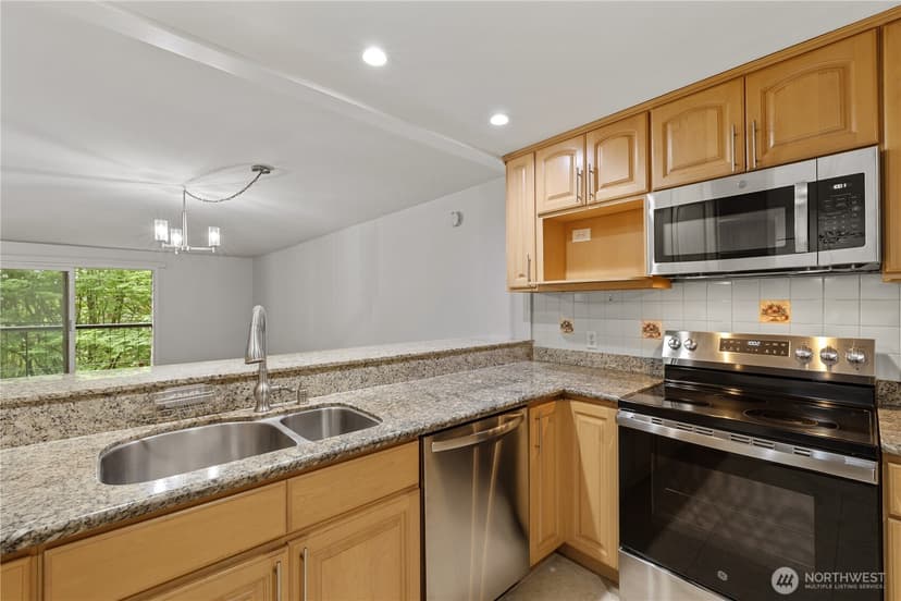 Property photo for 6479 137th Avenue NE #364, Redmond photo 10