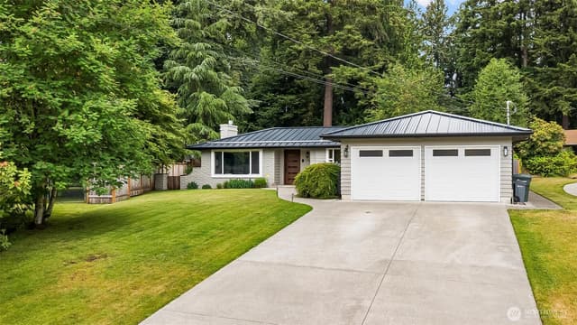 Property photo for 17529 93rd Avenue NE, Bothell photo 2
