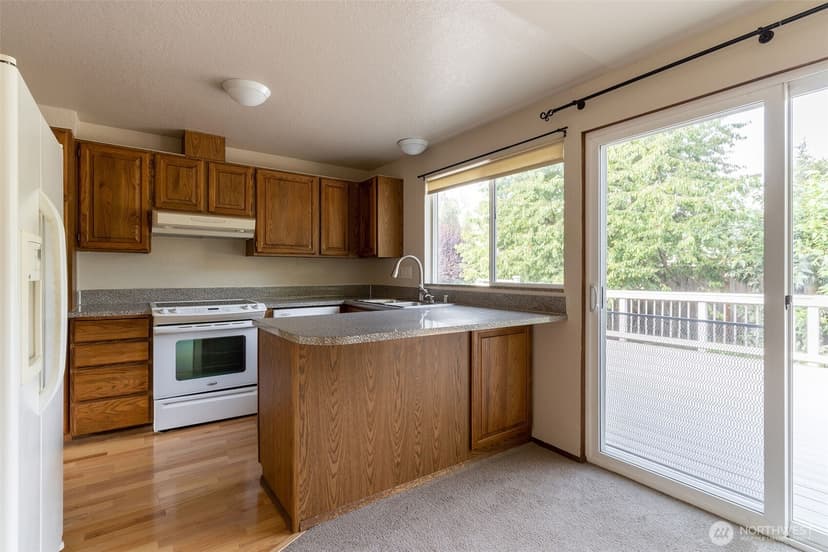 Property photo for 4221 152ND Place SW, Lynnwood photo 8