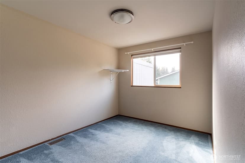 Property photo for 4221 152ND Place SW, Lynnwood photo 6