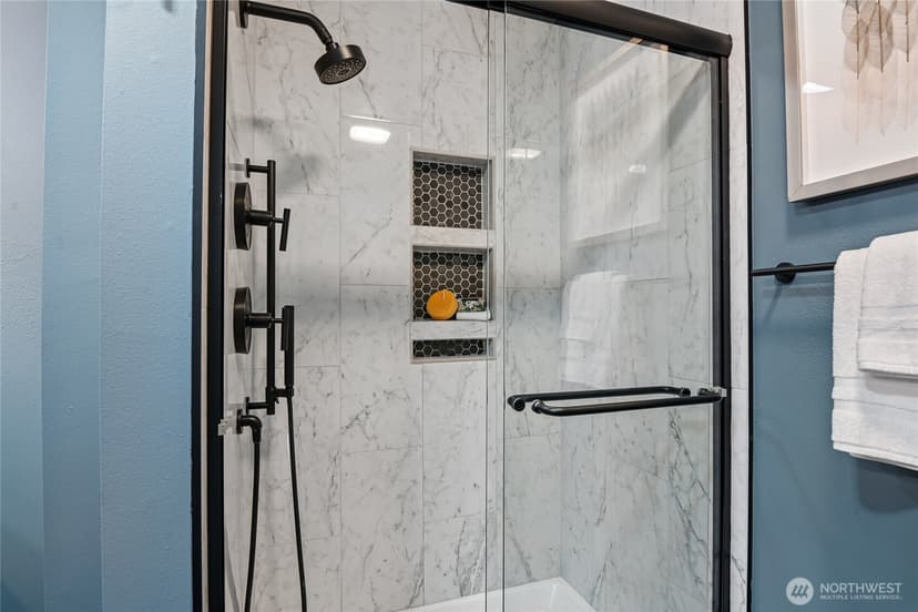 Property photo for 5661 S 150th Place, Tukwila photo 16
