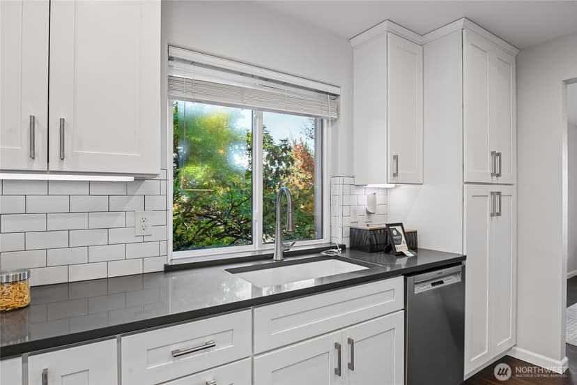 Property photo for 5661 S 150th Place, Tukwila photo 9