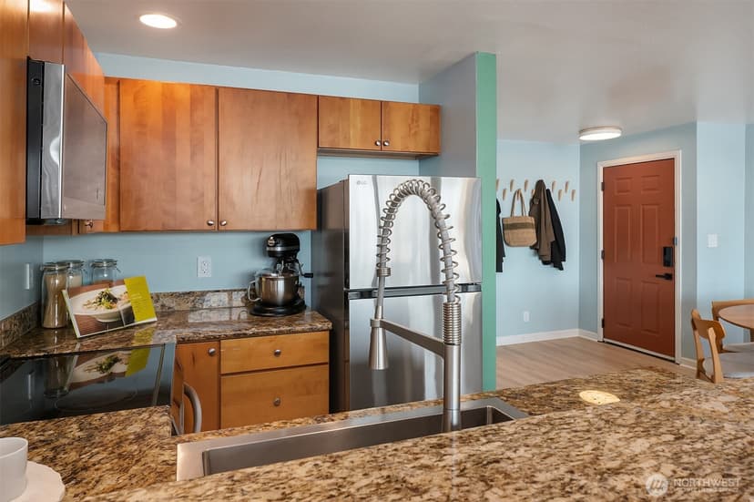 Property photo for 9520 Rainier Avenue S #204, Seattle photo 8