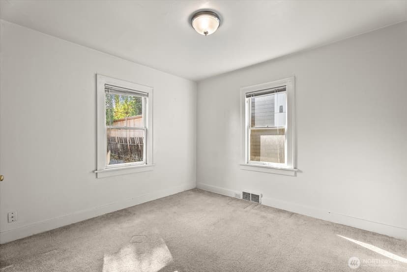 Property photo for 511 N 71st Street, Seattle photo 12