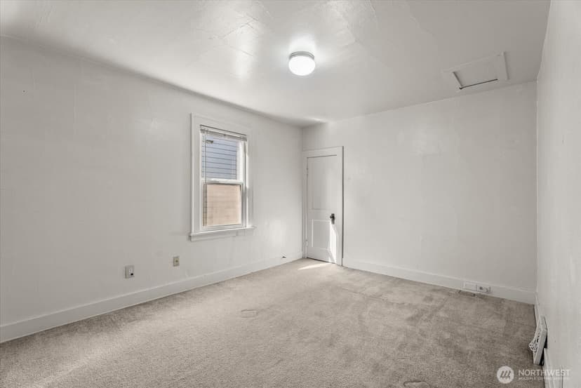 Property photo for 511 N 71st Street, Seattle photo 17