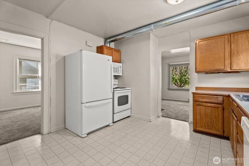 Property photo for 511 N 71st Street, Seattle photo 8