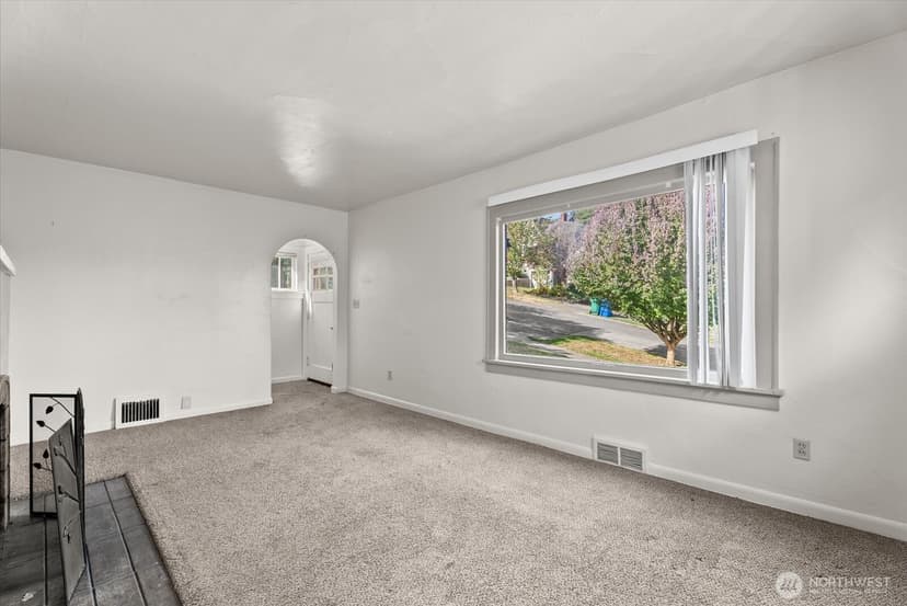 Property photo for 511 N 71st Street, Seattle photo 6