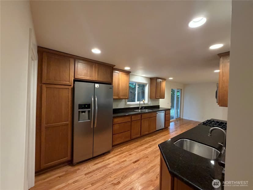 Property photo for 11436 108th Avenue NE, Kirkland photo 4
