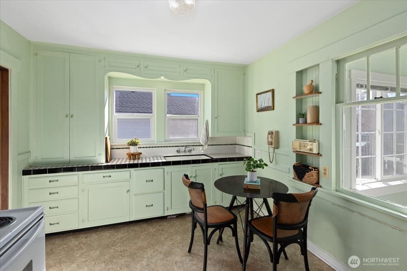 Property photo for 4847 41st Avenue SW, Seattle photo 12