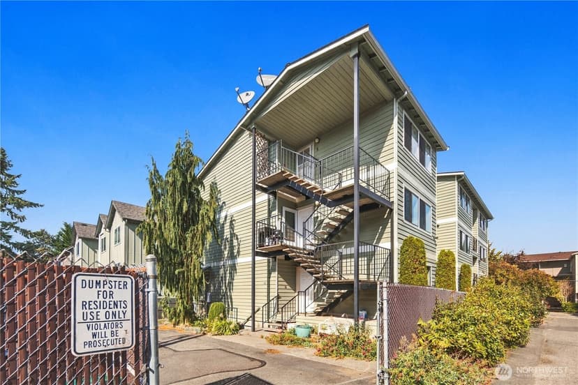 Property photo for 731 N 94th Street #3, Seattle photo 3