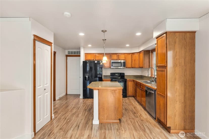 Property photo for 906 116th Place SE #3, Everett photo 10