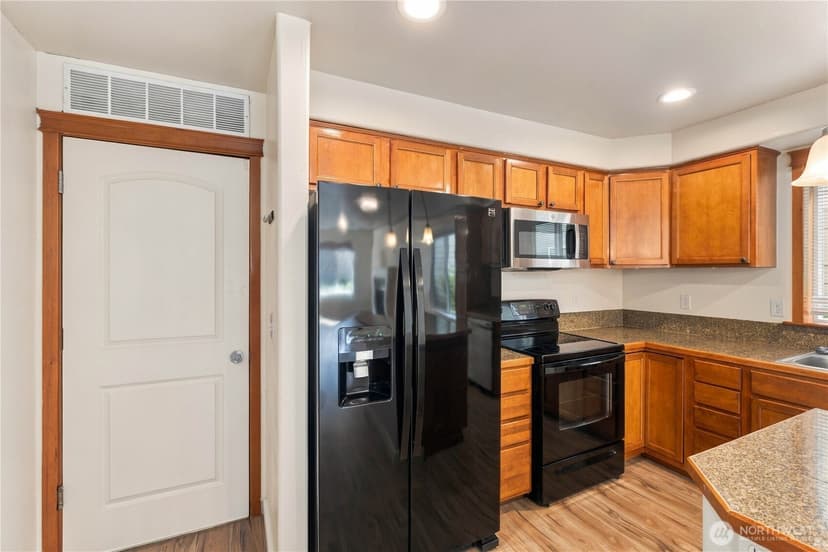 Property photo for 906 116th Place SE #3, Everett photo 12