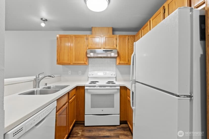 Property photo for 1455 E Harrison Street #C5, Seattle photo 8